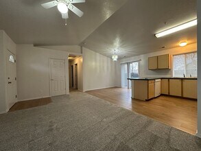 132 N Davis Ct in Nampa, ID - Building Photo - Building Photo