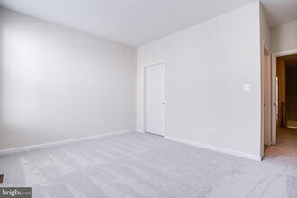 2664 Manhattan Pl in Vienna, VA - Building Photo - Building Photo