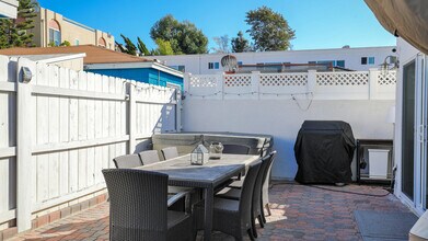 1401 Pacific Beach Dr in San Diego, CA - Building Photo - Building Photo