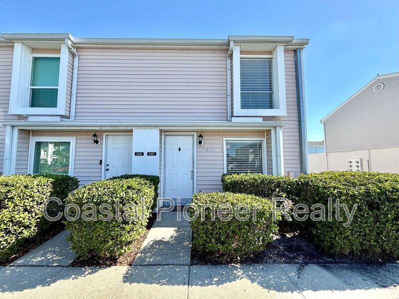 11913 Cypress Hill Cir in Tampa, FL - Building Photo