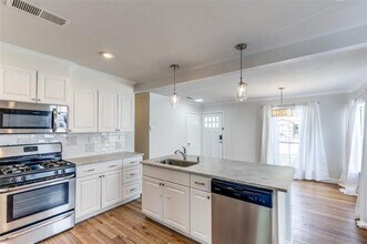 852 Northwood Rd in Fort Worth, TX - Building Photo - Building Photo