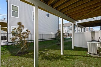 17982 Woods Overlook Dr in Dumfries, VA - Building Photo - Building Photo