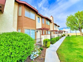 4600 Beechwood St in Bakersfield, CA - Building Photo