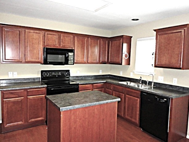 109 Cowboy Trail in Cibolo, TX - Building Photo - Building Photo