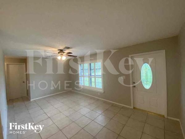 798 Chevy Chase St NW in Port Charlotte, FL - Foto de edificio - Building Photo