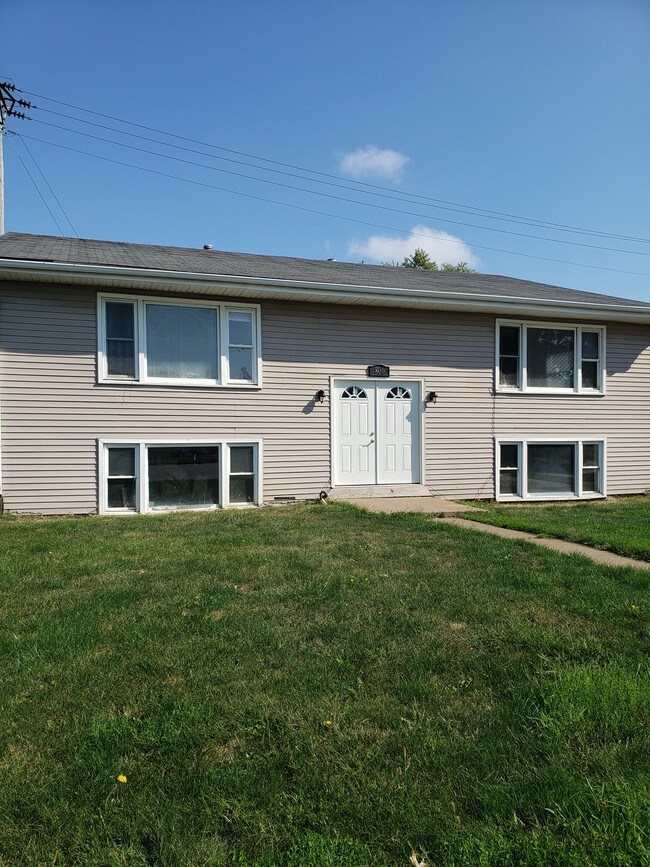 800 Hillside Dr Apartments and Nearby Bettendorf Apartments For Rent