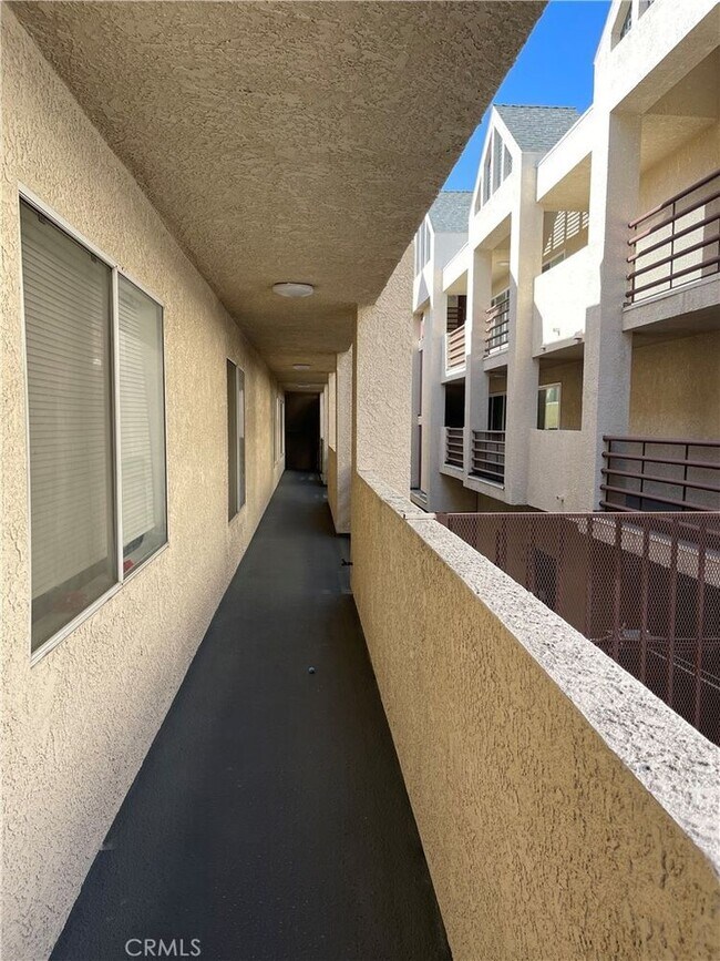 10115 Pinewood Ave in Los Angeles, CA - Building Photo - Building Photo