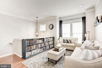 42639 New Dawn Terrace in Ashburn, VA - Building Photo - Building Photo