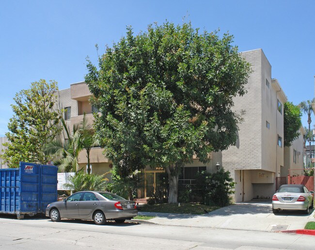 Bedford Villas in Los Angeles, CA - Building Photo - Building Photo