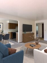 Chandelle Apartments in Salem, OR - Building Photo - Building Photo