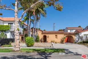 252 Canon Dr in Beverly Hills, CA - Building Photo