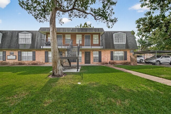 9017 Gaylord Dr in Houston, TX - Building Photo - Building Photo