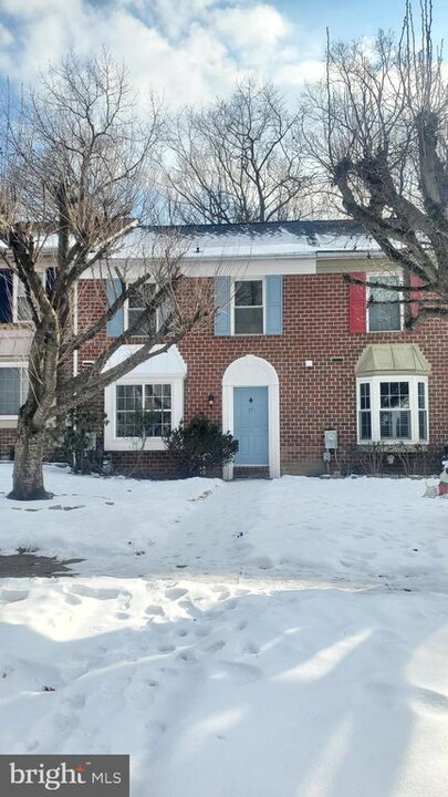 17 N Stead Ct in Catonsville, MD - Building Photo