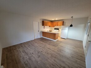 25195 Grant St in Los Molinos, CA - Building Photo - Building Photo