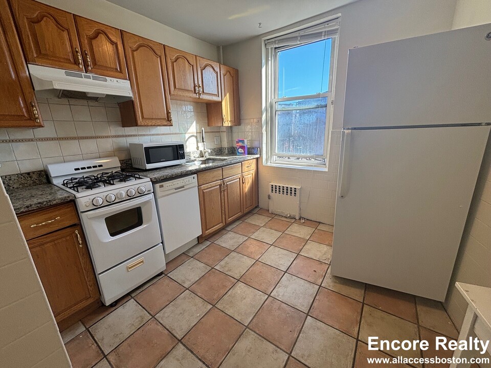 126 Warren St, Unit #35 in Boston, MA - Building Photo