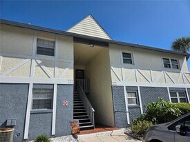 4726 Avon Ct in St. Cloud, FL - Building Photo