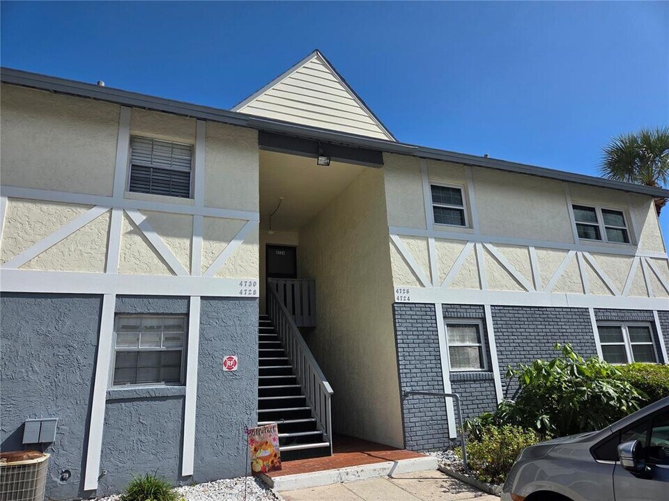 4726 Avon Ct in St. Cloud, FL - Building Photo