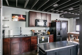 670 Terry St SE in Atlanta, GA - Foto de edificio - Building Photo