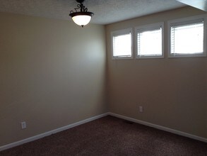 2305 Treetop Ln in Hebron, KY - Building Photo - Building Photo