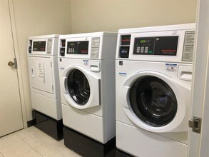 8 Northbrook Dr-Unit -805 in Manchester, NH - Building Photo - Building Photo