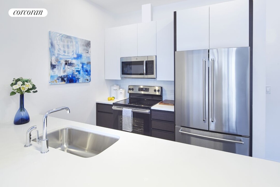 270 Waverly Ave in Mamaroneck, NY - Building Photo
