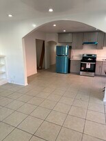 6321 Miles Ave in Huntington Park, CA - Building Photo