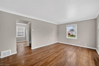 1568 Parker Dr in Mayfield Heights, OH - Building Photo - Building Photo