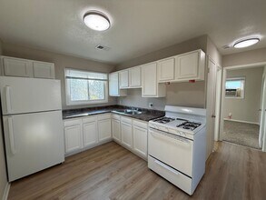 2606 E Hennepin Ave in Minneapolis, MN - Building Photo - Building Photo