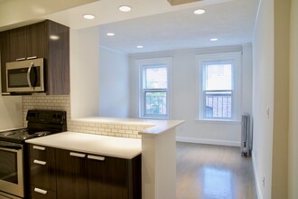 32 Queensberry St, Unit 9 in Boston, MA - Building Photo - Building Photo
