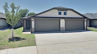 11218 Burnham Ave in Oklahoma City, OK - Building Photo