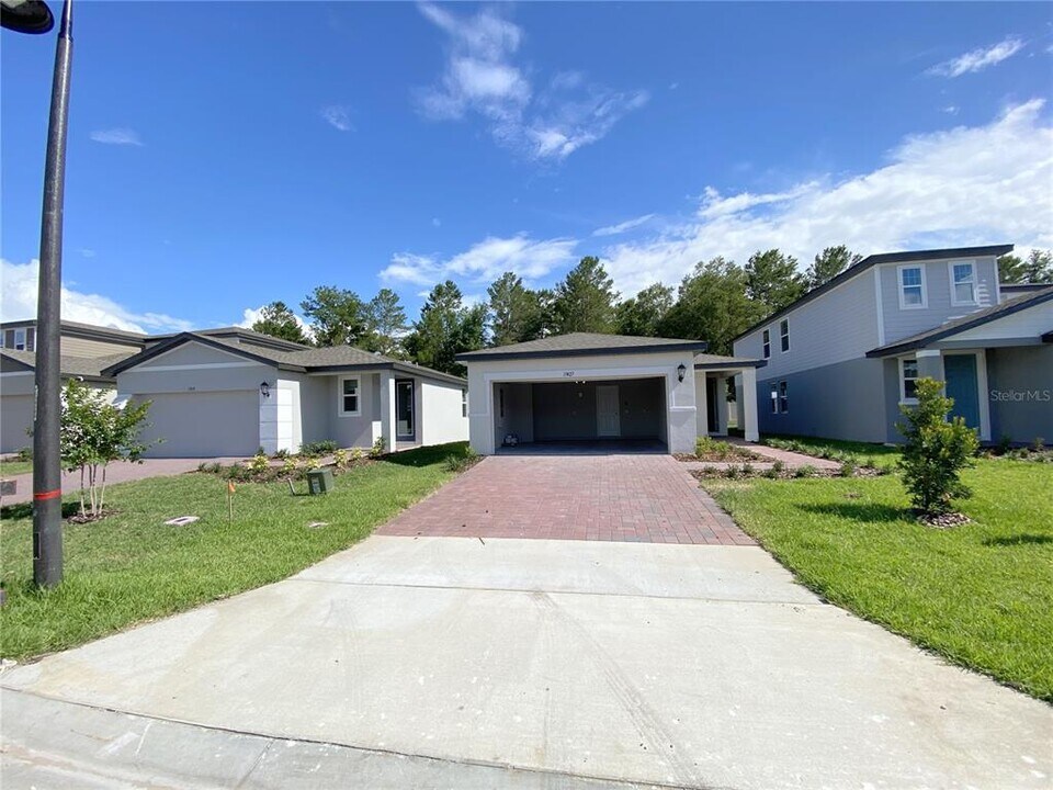 17427 Million Lakes Ct in Clermont, FL - Building Photo
