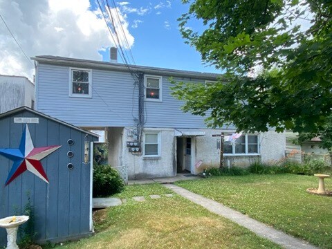 148 E Spring St in Bechtelsville, PA - Building Photo