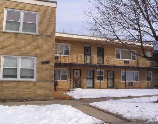 820 E 92nd St in Chicago, IL - Foto de edificio