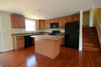 10760 Cedarwood Dr in Waldorf, MD - Building Photo - Building Photo