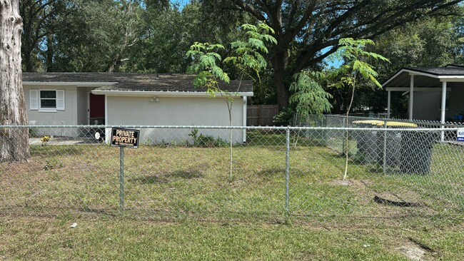 2235 Looking Glass Ln in Jacksonville, FL - Building Photo - Building Photo
