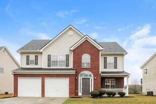 5713 Colonnade Dr in Rex, GA - Building Photo