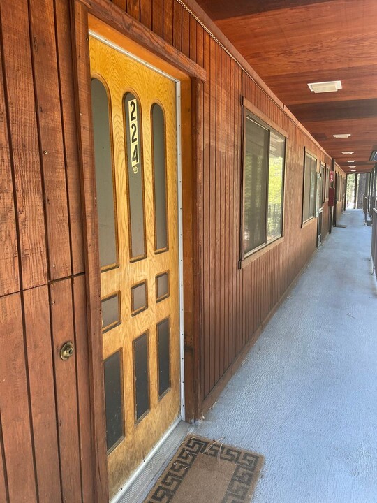 516 Emerald Bay Rd in South Lake Tahoe, CA - Building Photo