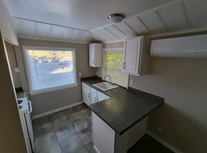 915 Beaver St, Unit A in Santa Rosa, CA - Building Photo - Building Photo