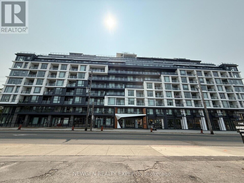 556-556 Marlee Ave in Toronto, ON - Building Photo