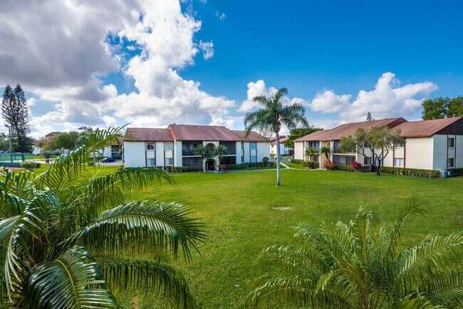 4773 Sable Pine Cir in West Palm Beach, FL - Building Photo - Building Photo