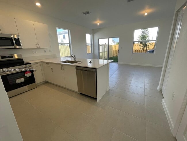 16283 SW 292nd St in Homestead, FL - Building Photo - Building Photo