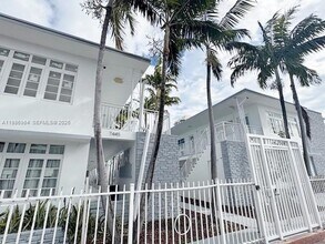 7435 Harding Ave in Miami Beach, FL - Foto de edificio - Building Photo