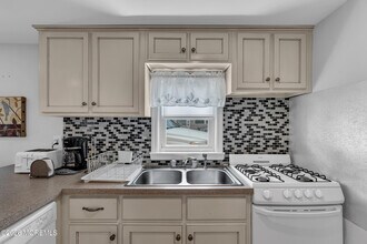 21 Peterson Ln in Lavallette, NJ - Building Photo - Building Photo