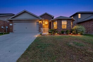 8220 Flythe Mill Rd in Fort Worth, TX - Building Photo