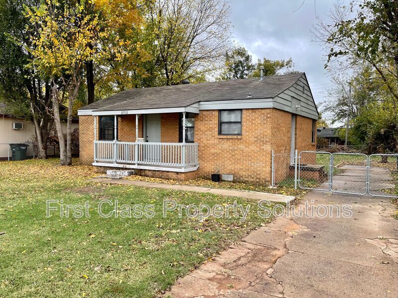 3712 SE 15th St in Del City, OK - Building Photo