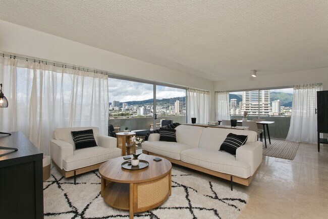 2015 Ala Wai Blvd in Honolulu, HI - Foto de edificio - Building Photo