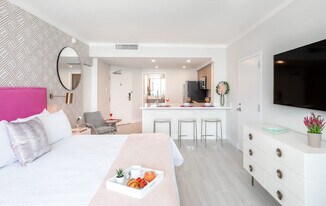 2889 McFarlane Rd in Miami, FL - Building Photo