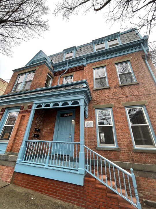 6 Dubois St in Newburgh, NY - Building Photo