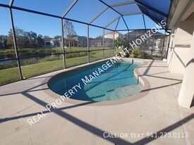 15683 Lemon Fish Dr in Lakewood Ranch, FL - Foto de edificio - Building Photo