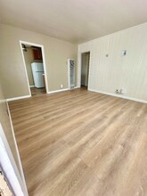 1570 Hornblend St in San Diego, CA - Building Photo - Building Photo